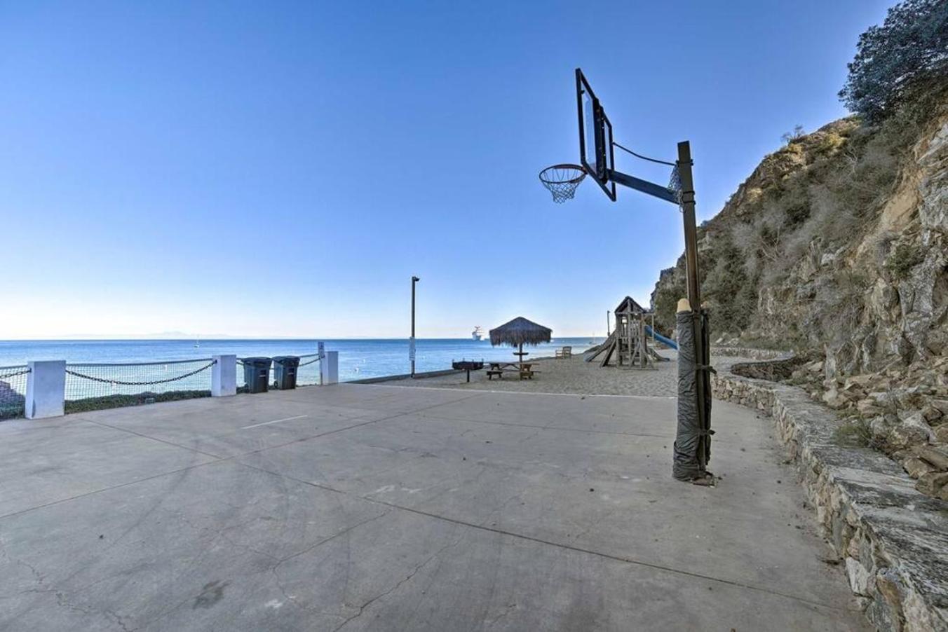 Gorgeous Oceanfront Villa With Panoramic Views Avalon Extérieur photo