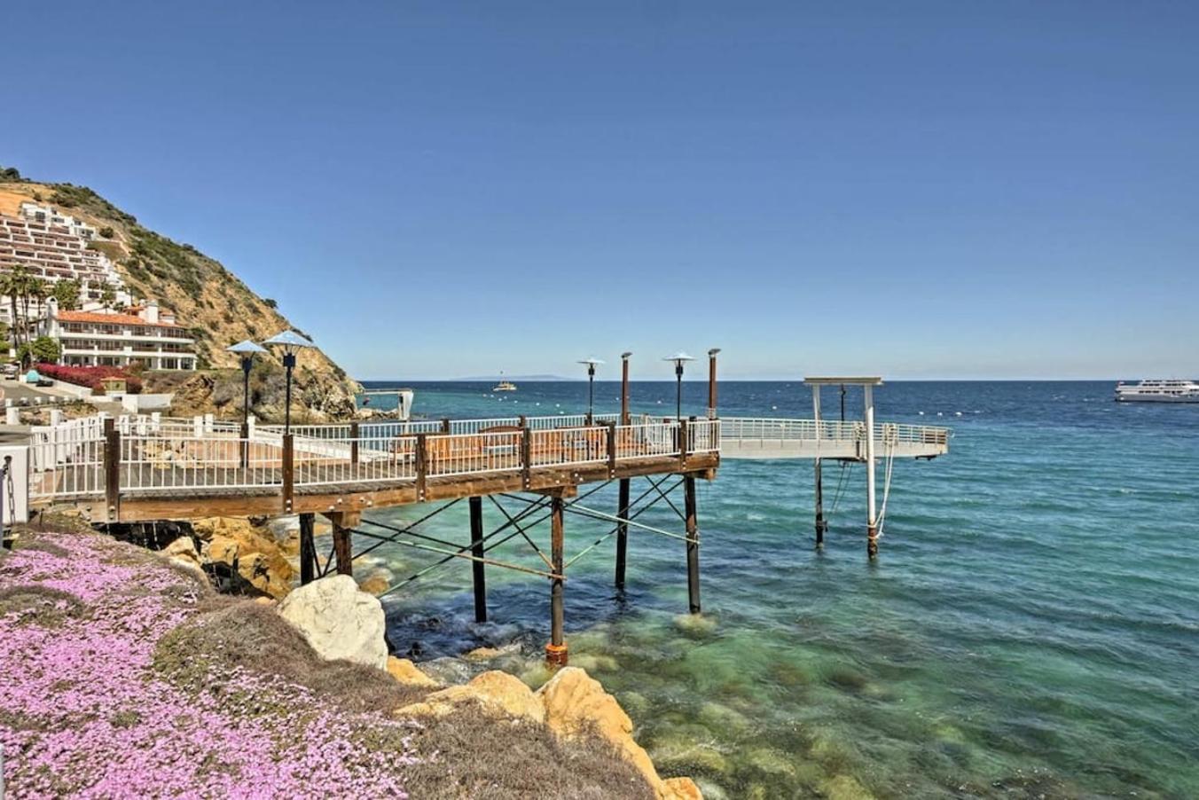 Gorgeous Oceanfront Villa With Panoramic Views Avalon Extérieur photo