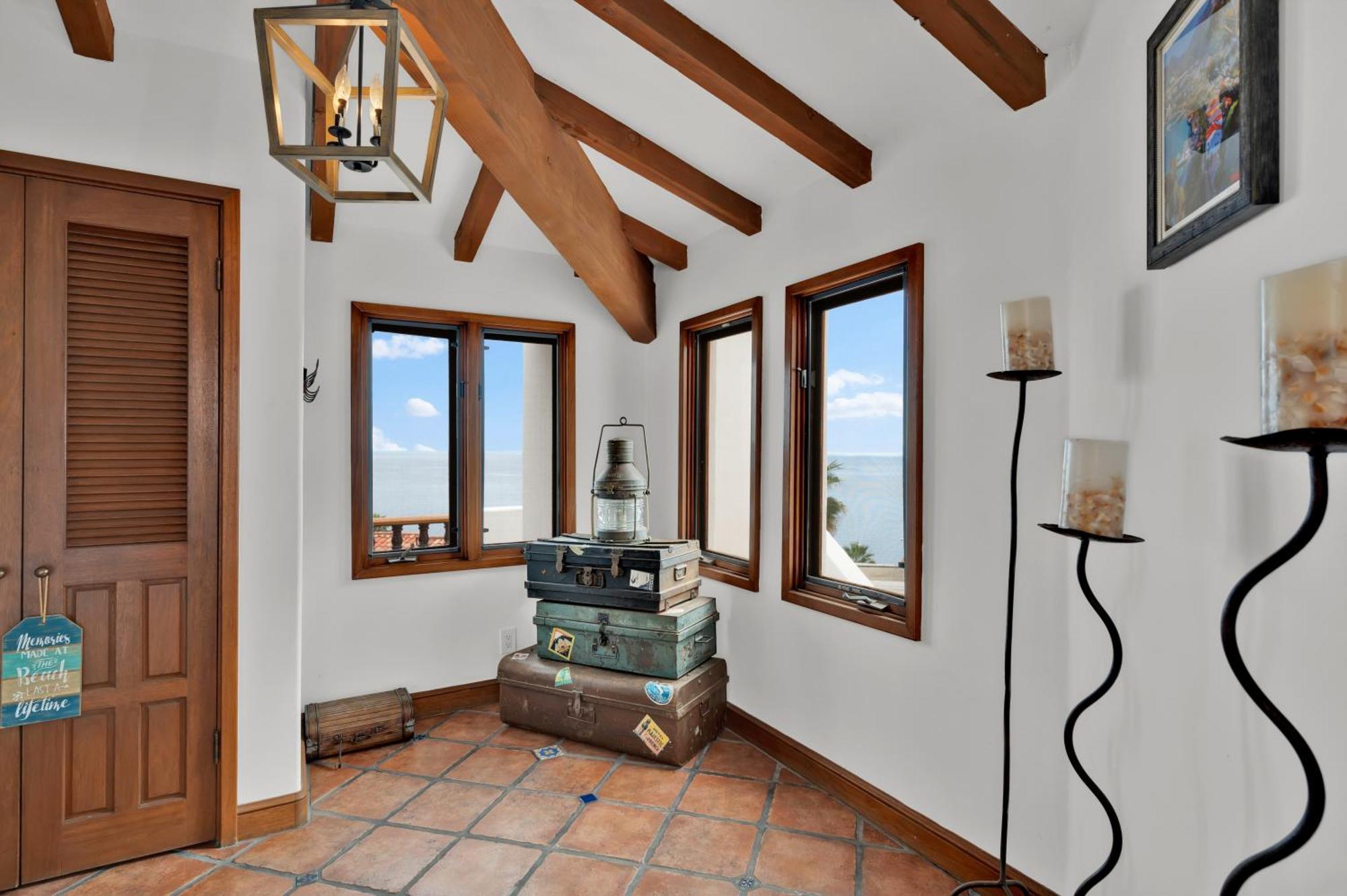 Gorgeous Oceanfront Villa With Panoramic Views Avalon Extérieur photo