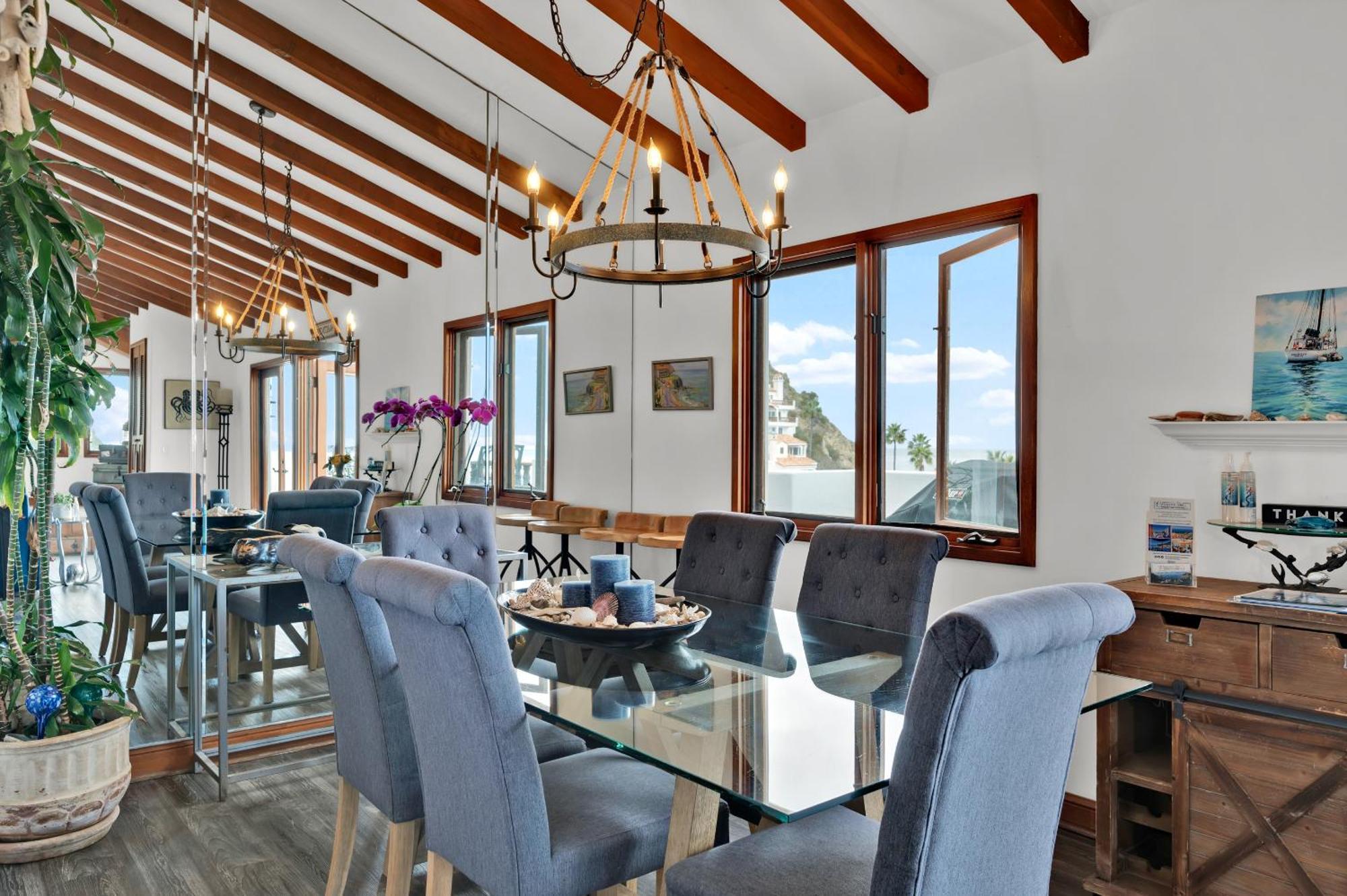 Gorgeous Oceanfront Villa With Panoramic Views Avalon Extérieur photo