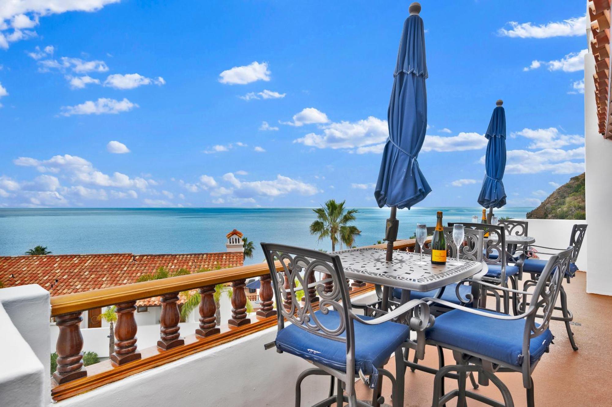 Gorgeous Oceanfront Villa With Panoramic Views Avalon Extérieur photo