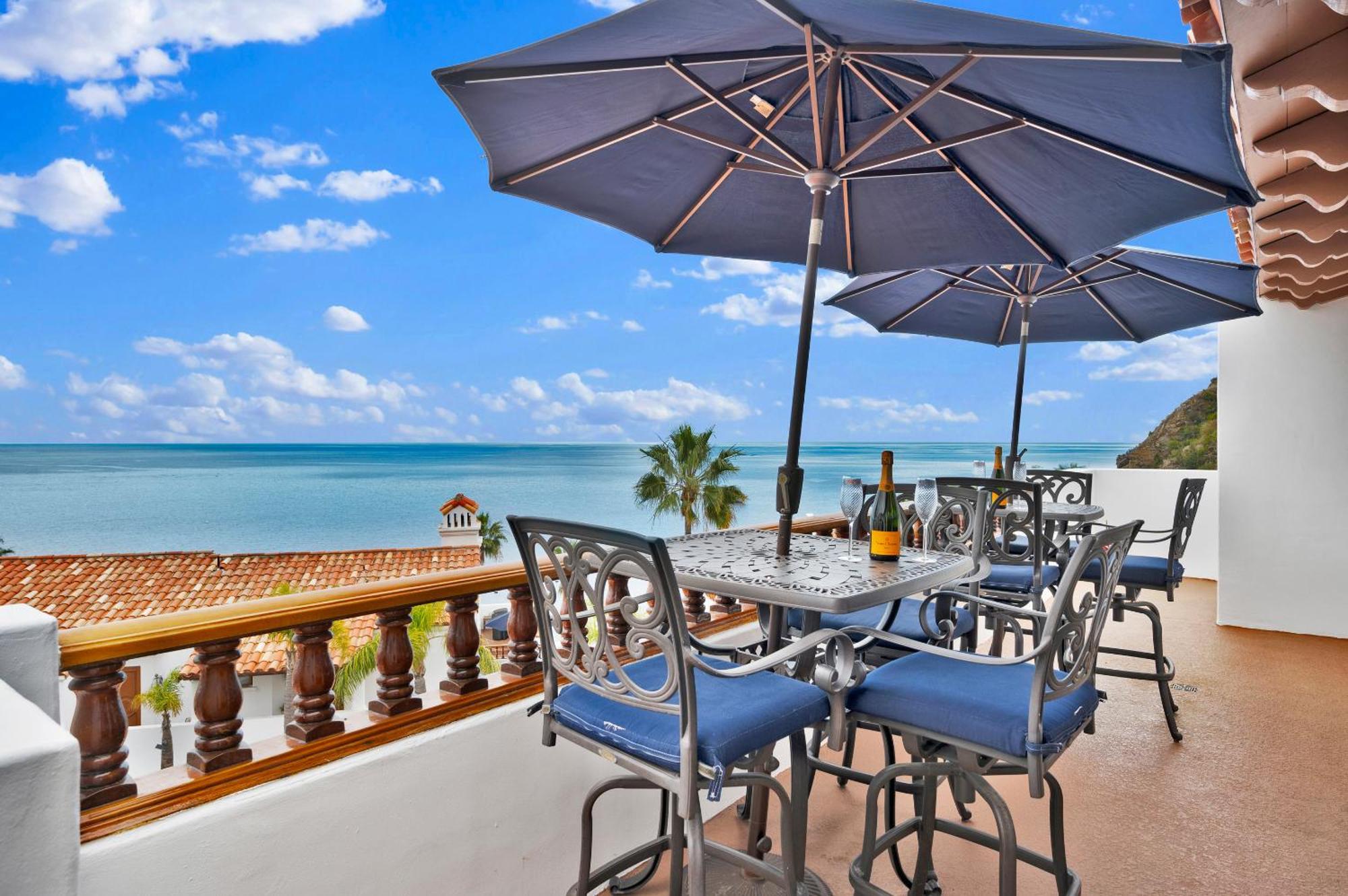 Gorgeous Oceanfront Villa With Panoramic Views Avalon Extérieur photo